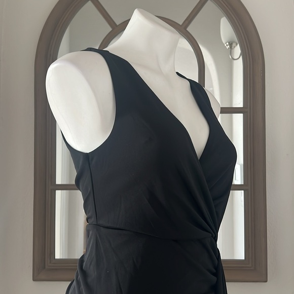Donna Karan New York Social Occasion V-Neck Ruched Gown in Black Size 6 NWT $495